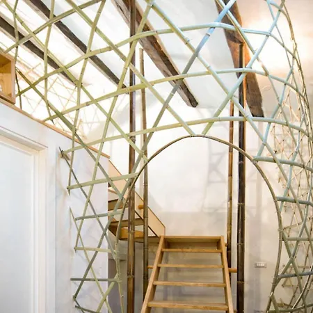 Ghetto Luxury Design Apartment *