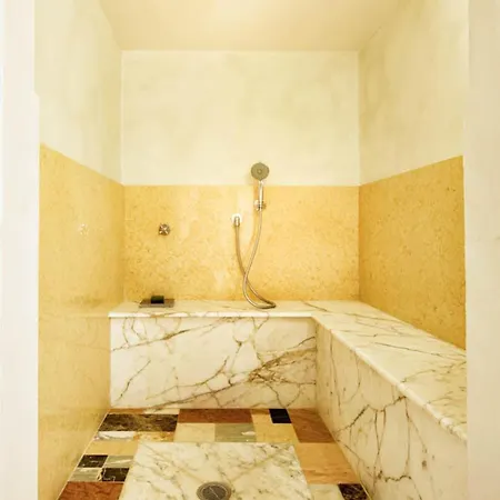 Ghetto Luxury Design Apartment