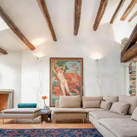 Ghetto Luxury Design Apartment *